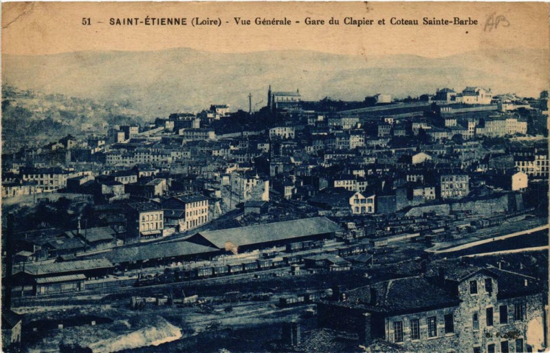 Carte postale ancienne Saint-Etienne Vue générale. Gare du Clapier et Coteau Sainte-Barbe à Saint-Étienne