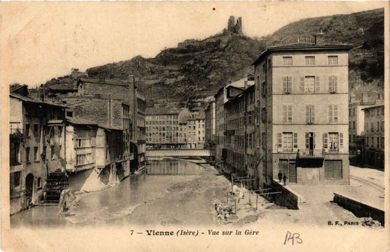 Carte postale ancienne Vienne - Vue sur la Gere à Vienne