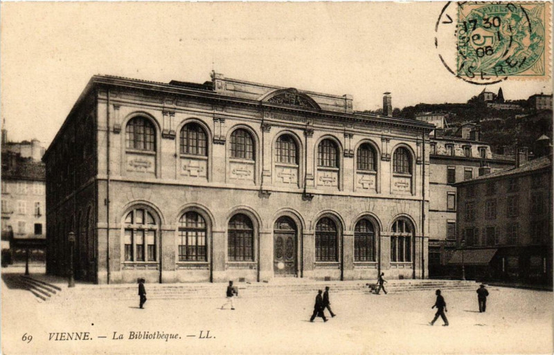 Carte postale ancienne Vienne - La Bibliothéque à Vienne