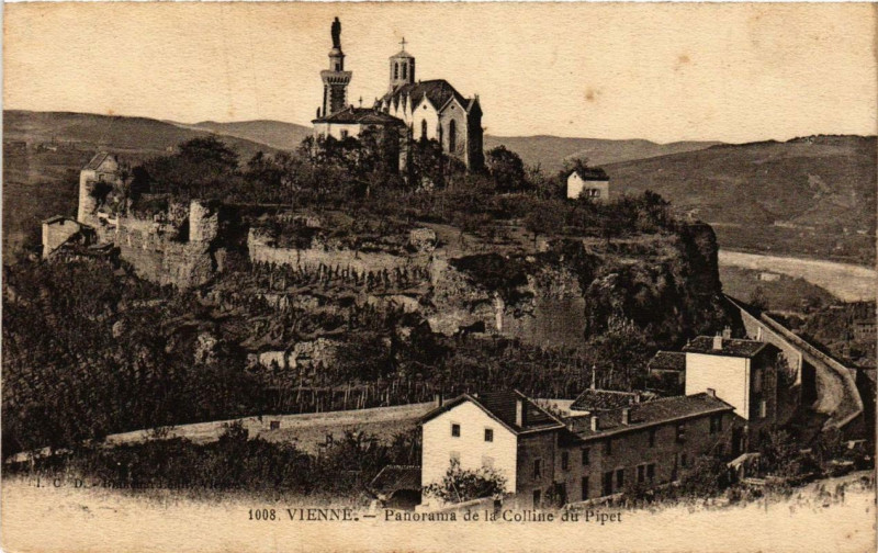 Carte postale ancienne Vienne - Panorama de la Colline de Pipet à Vienne