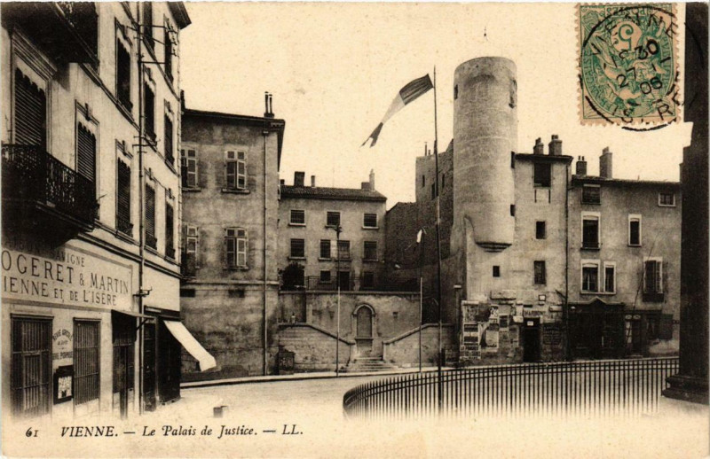 Carte postale ancienne Vienne - Le Palais de Justice à Vienne