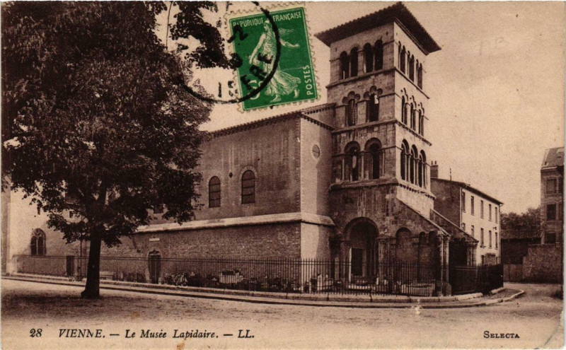 Carte postale ancienne Vienne - Le Musée Lapidaire à Vienne
