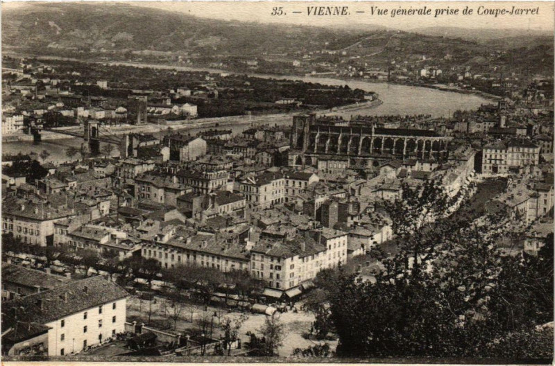 Carte postale ancienne Vienne - Vue générale prise de Coupe Jarret à Vienne