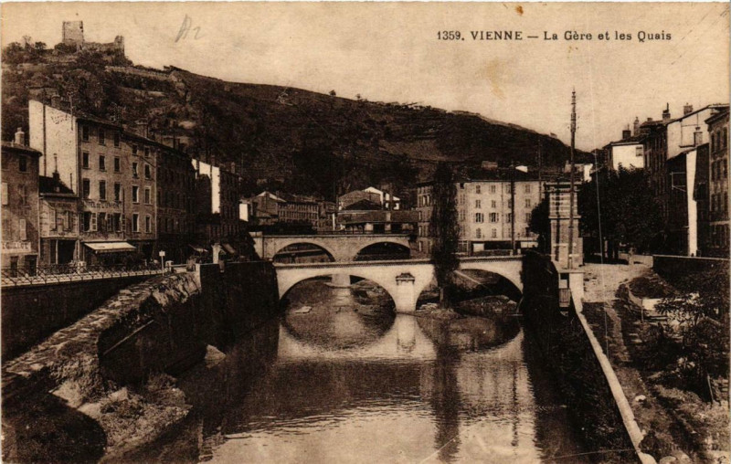 Carte postale ancienne Vienne - La Gere et les Quais à Vienne