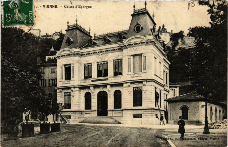 Carte postale ancienne Vienne - La Caisse d'Epargne à Vienne
