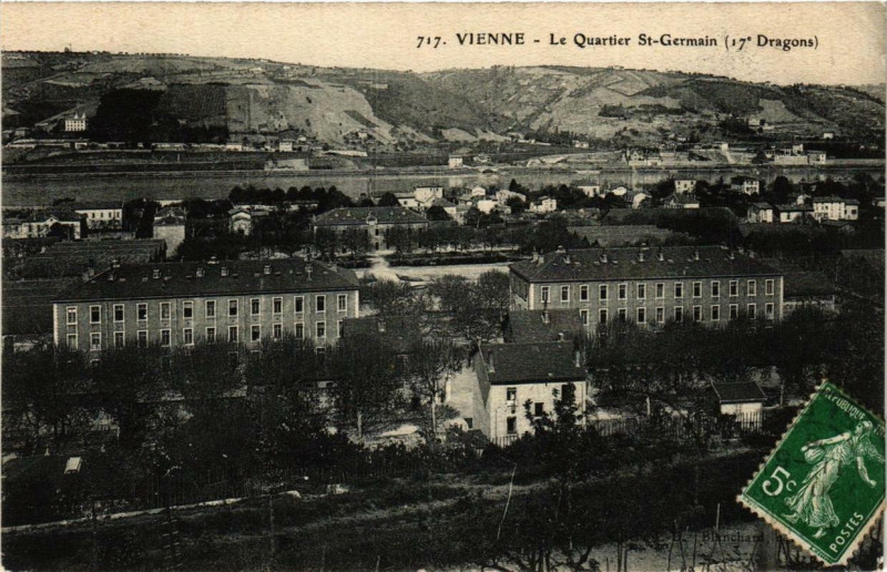 Carte postale ancienne Vienne - Le Quartier Saint-Germain à Vienne