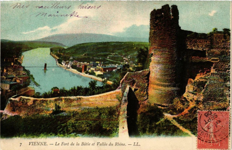 Carte postale ancienne Vienne - Le Fort de la Batie et Vallée du Rhone à Vienne