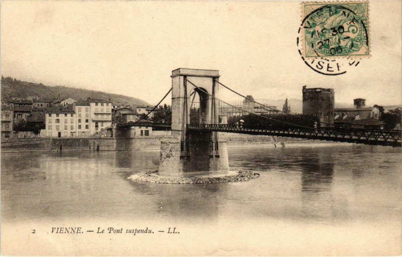 Carte postale ancienne Vienne - Le Pont suspendu à Vienne
