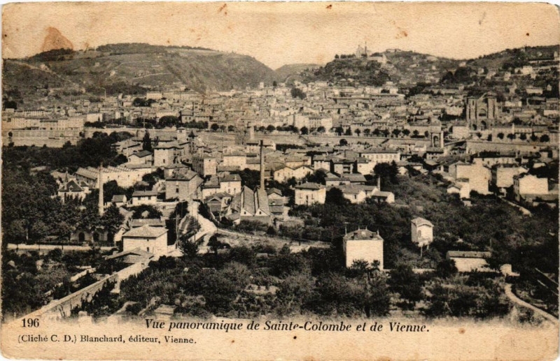 Carte postale ancienne Vue panoramique de Sainte-Colombe et de Vienne à Vienne