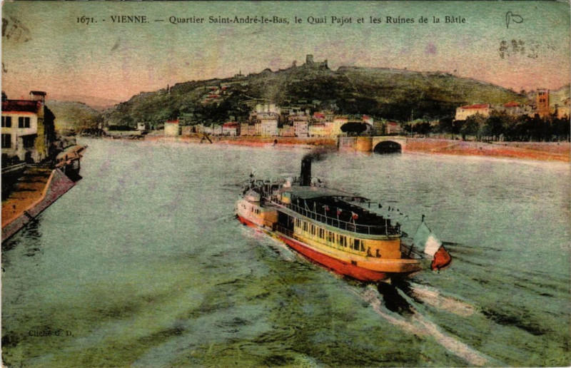 Carte postale ancienne Vienne - Quartier Saint-Andre le Bas le Quai Pajot à Vienne