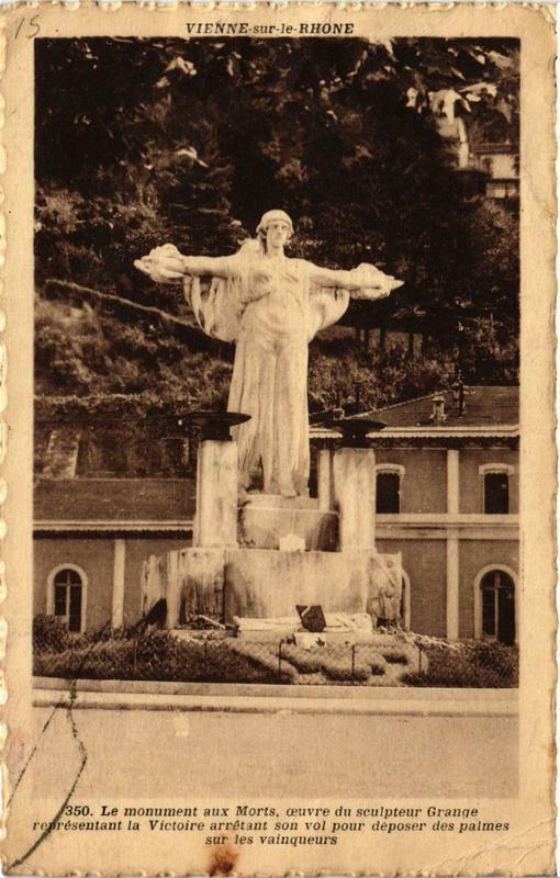 Carte postale ancienne Vienne - Le monument aux Morts à Vienne
