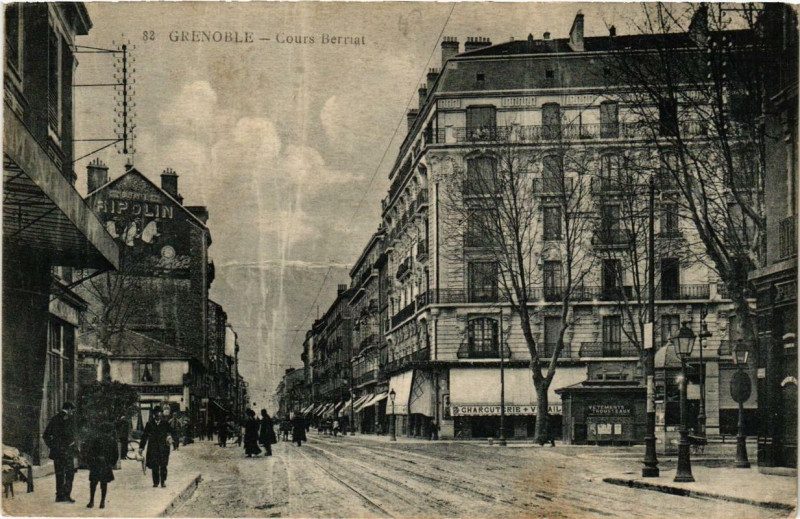 Carte postale ancienne Grenoble - Cours Berriat à Grenoble
