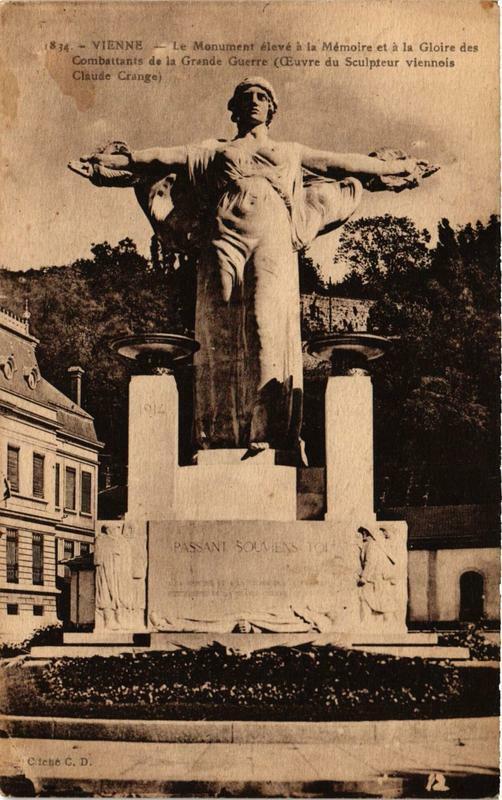 Carte postale ancienne Vienne - Le Monument élevé a la mémoire à Vienne