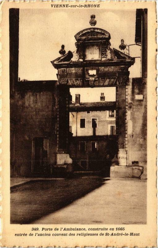 Carte postale ancienne Vienne - Porte de l'Ambulance à Vienne