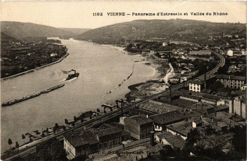 Carte postale ancienne Vienne - Panorama d'Estressin et Vallée du Rhone à Vienne