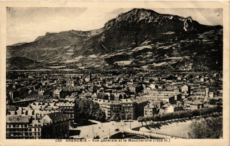 Carte postale ancienne Grenoble - Vue générale et le Moucherotte à Grenoble