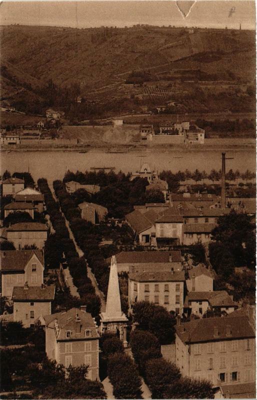 Carte postale ancienne Vienne - Quartier de la Pyramide à Vienne