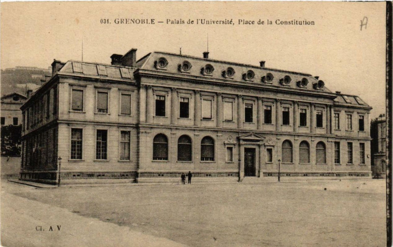 Carte postale ancienne Grenoble - Palais de l'Université Place de la Constitution à Grenoble