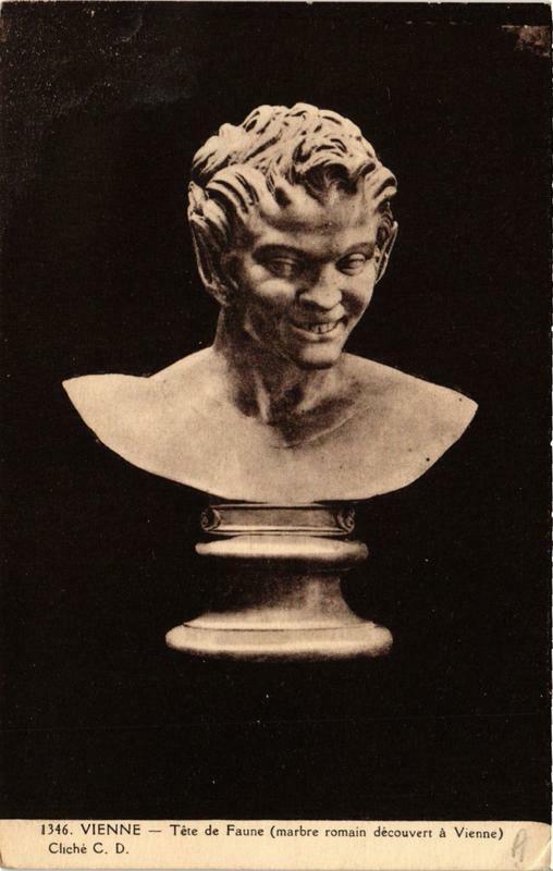 Carte postale ancienne Vienne - Téte de Faune à Vienne