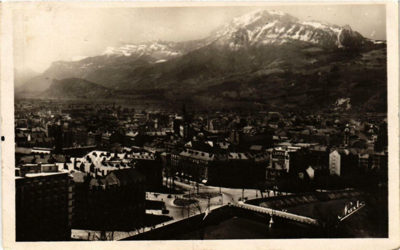 Carte postale ancienne Grenoble - Vue générale et le Moucherotte à Grenoble