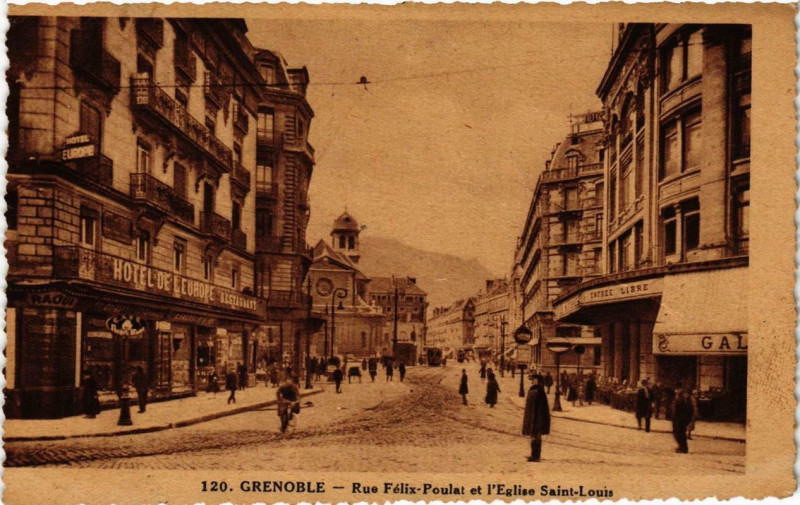 Carte postale ancienne Grenoble Rue Félix Poulat et l'Eglise Saint-Louis à Grenoble