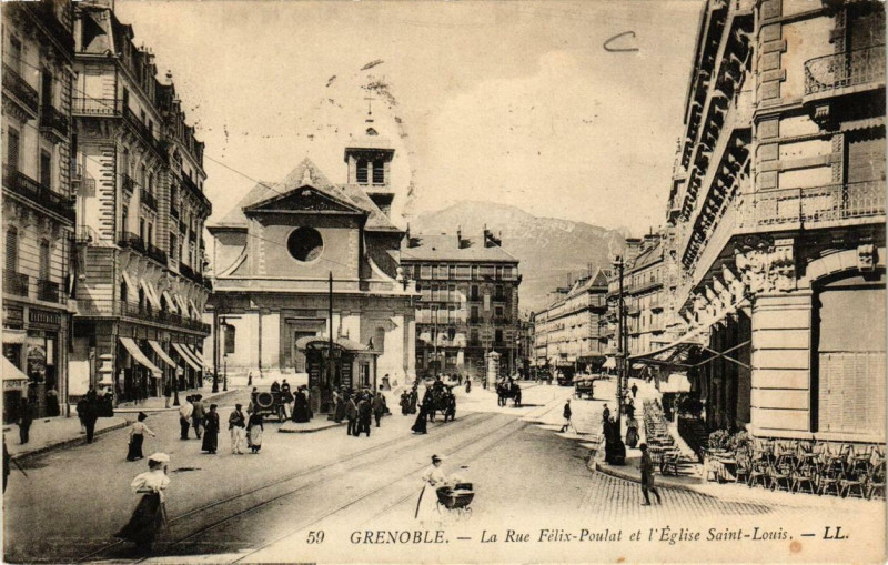 Carte postale ancienne Grenoble La Rue Félix-Poulat et l'Eglise Saint-Louis à Grenoble