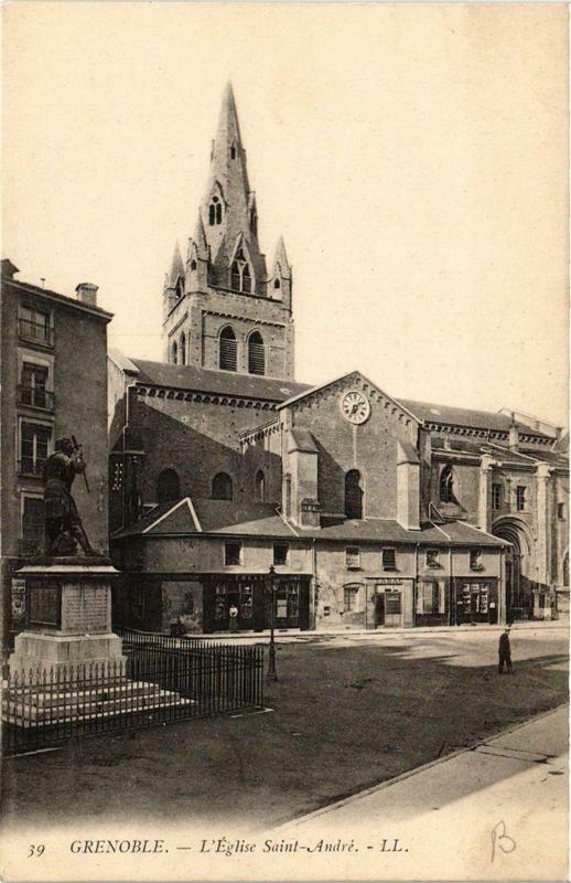 Carte postale ancienne Grenoble L'Eglise Saint-Andre à Grenoble