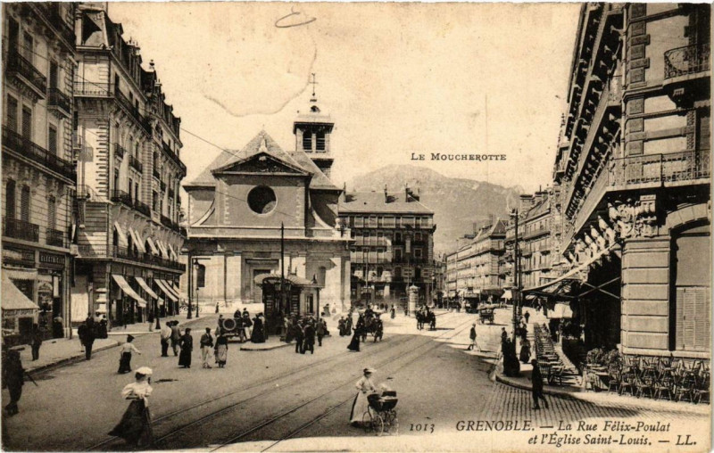 Carte postale ancienne Grenoble La Rue Félix-Poulat et l'Eglise Saint-Louis à Grenoble