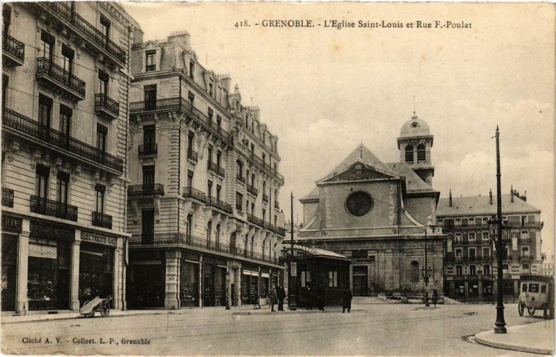 Carte postale ancienne Grenoble L'Eglise Saint-Louis et Rue F.-Poulat à Grenoble