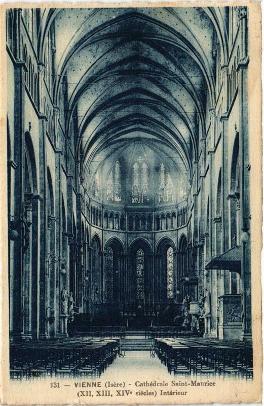 Carte postale ancienne Vienne - Intérieur de la Cathédrale Saint-Maurice à Vienne