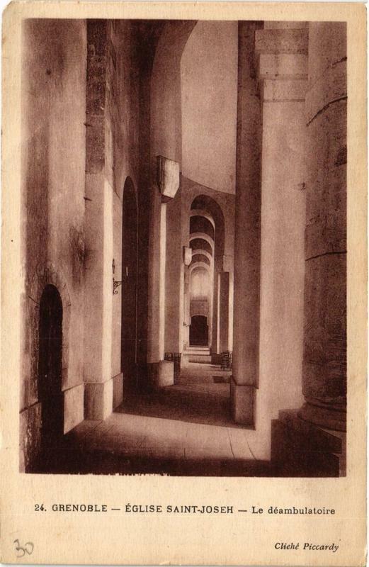 Carte postale ancienne Grenoble - Eglise Saint-Joseh - Le déambulatoire à Grenoble