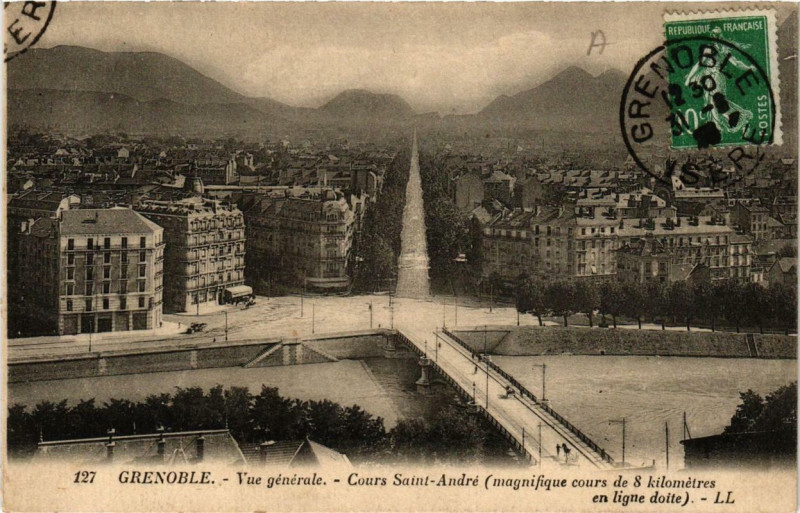 Carte postale ancienne Grenoble Vue générale Cours Saint-Andre à Grenoble