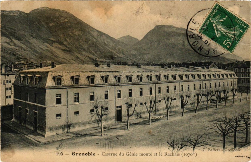 Carte postale ancienne Grenoble Caserne du Genie monté et le Rachais à Grenoble