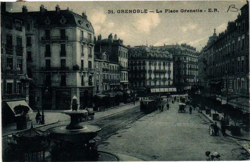 Carte postale ancienne Grenoble La Place Grenette à Grenoble