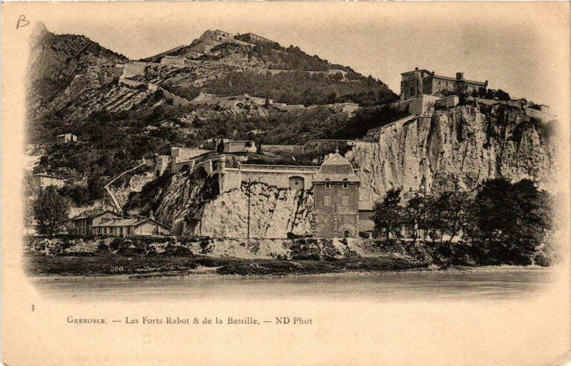 Carte postale ancienne Grenoble Les Forts Rabot & de la Bastille à Grenoble