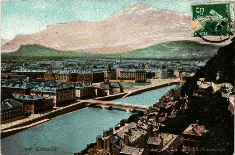 Carte postale ancienne Grenoble La ville et le Moucherotte à Grenoble