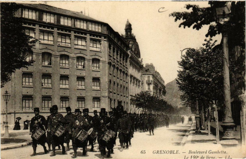 Carte postale ancienne Grenoble Boulevard Gambetta à Grenoble