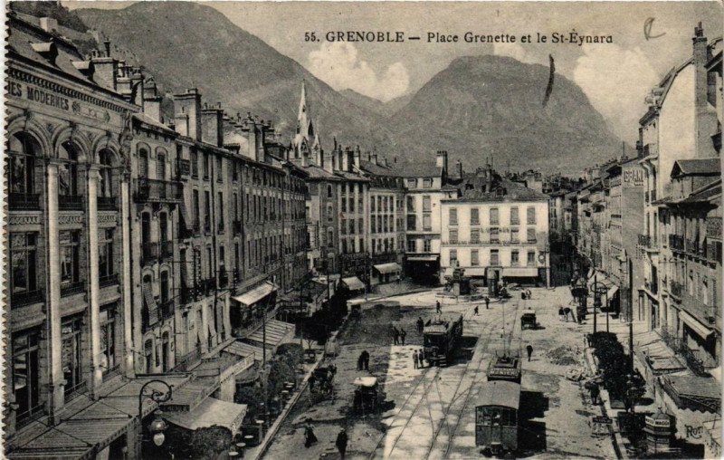 Carte postale ancienne Grenoble Place Grenette et le Saint-Eynard à Grenoble