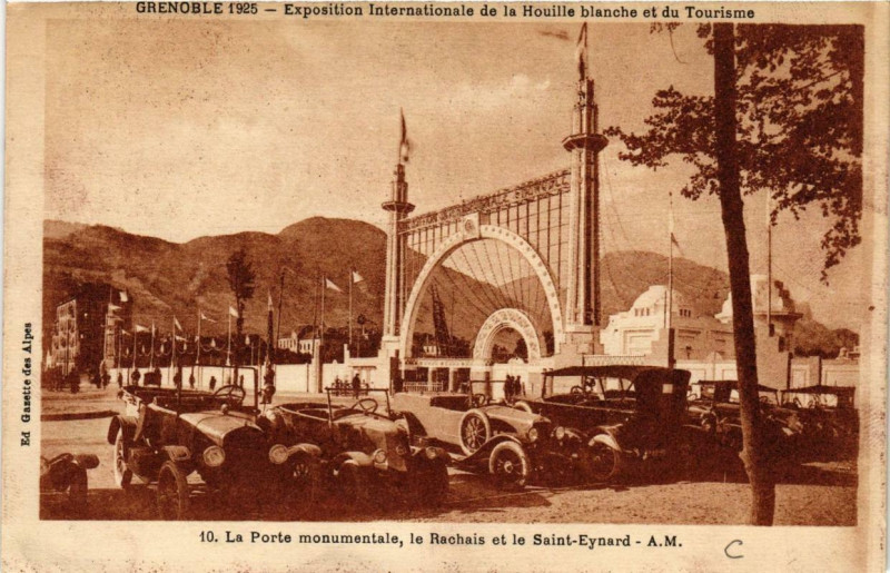 Carte postale ancienne Grenoble La Porte monumentale le Rachais et le Saint-Eynard à Grenoble