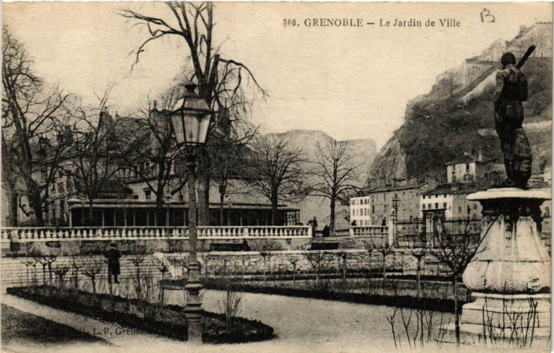 Carte postale ancienne Grenoble Le Jardin de Ville à Grenoble