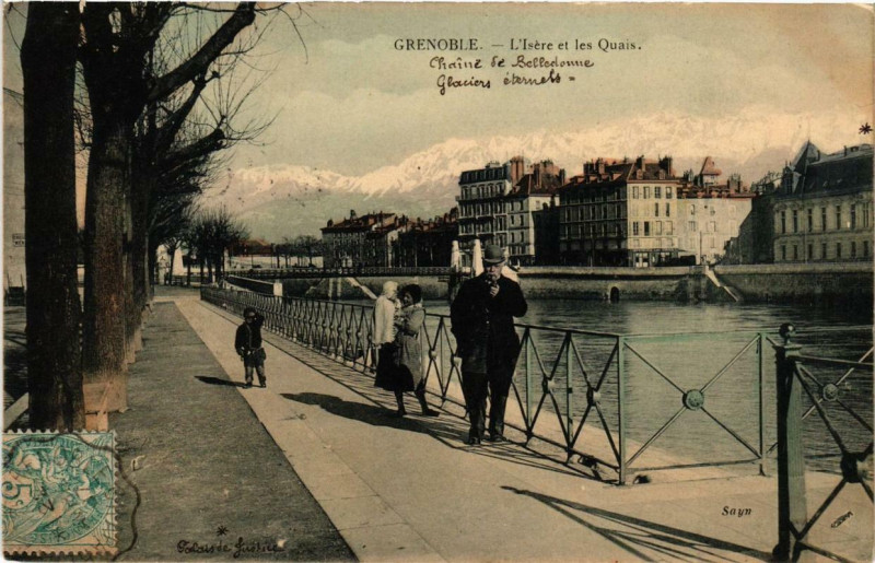 Carte postale ancienne Grenoble L'Isere et les Quais à Grenoble
