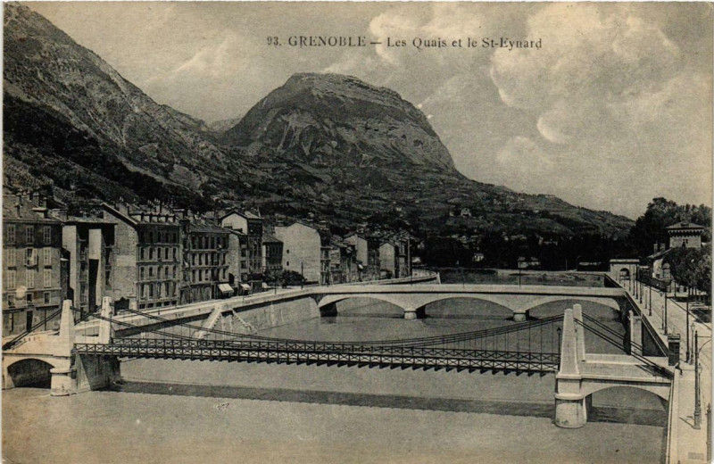 Carte postale ancienne Grenoble Les Quais et le Saint-Eynard à Grenoble