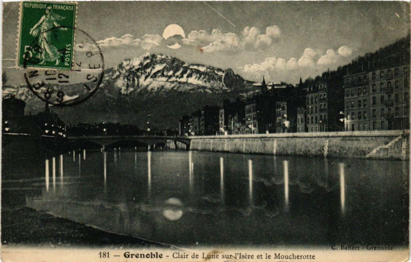 Carte postale ancienne Grenoble Clair de Lune sur l'Isere et le Moucherotte à Grenoble