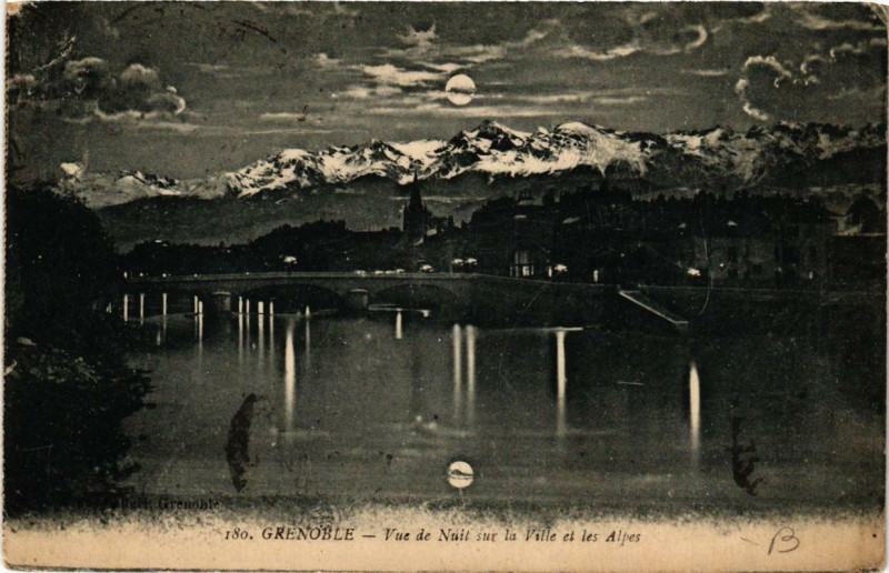 Carte postale ancienne Grenoble Vue de Nuit sur la Ville et les Alpes à Grenoble