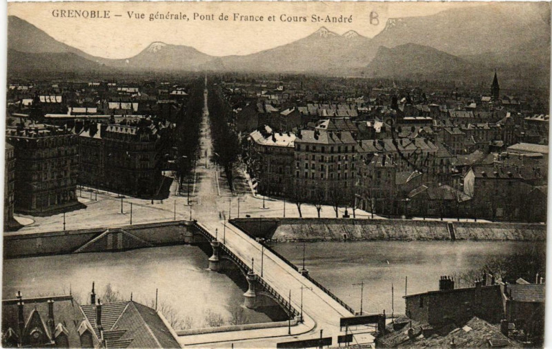 Carte postale ancienne Grenoble Vue générale Pont de France et Cours Saint-Andre à Grenoble