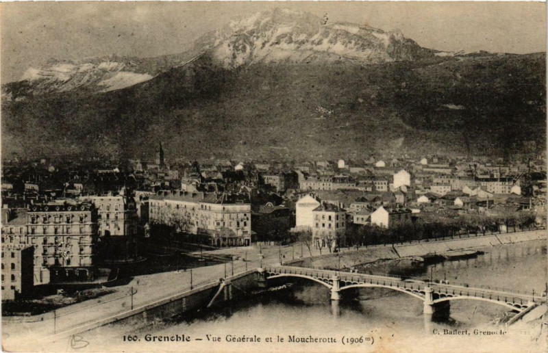 Carte postale ancienne Grenoble - Vue générale et le Moucherotte (1906 m) à Grenoble