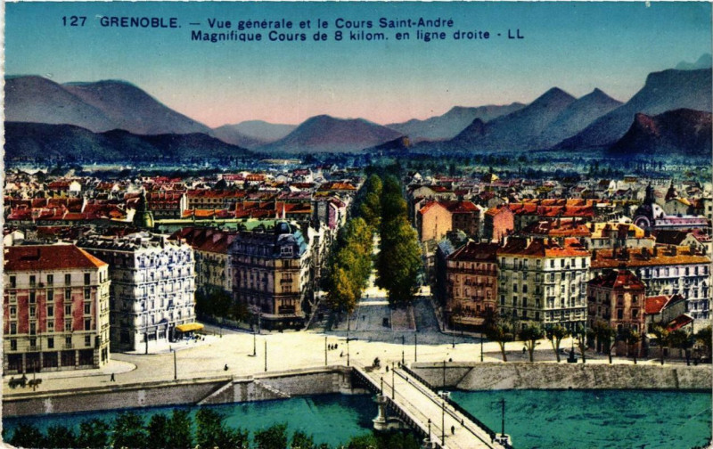 Carte postale ancienne Grenoble Vue générale et le Cours Saint-Andre à Grenoble