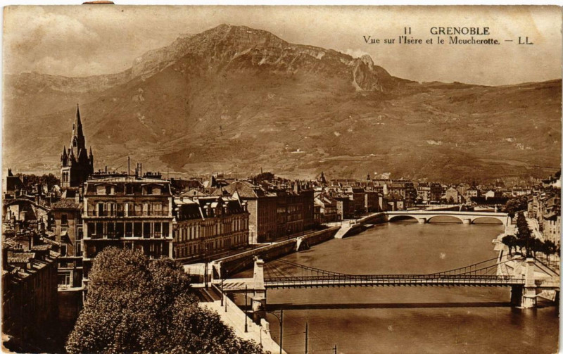 Carte postale ancienne Grenoble Vue sur l'Isere et le Moucherotte à Grenoble