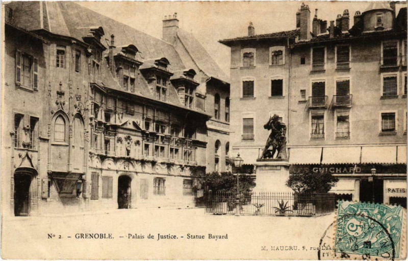 Carte postale ancienne Grenoble Palais de Justice Statue Bayard à Grenoble