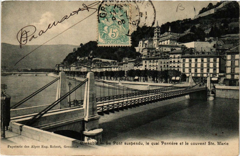 Carte postale ancienne Grenoble Le Pont suspendu le quai Perriere et le couvent à Grenoble